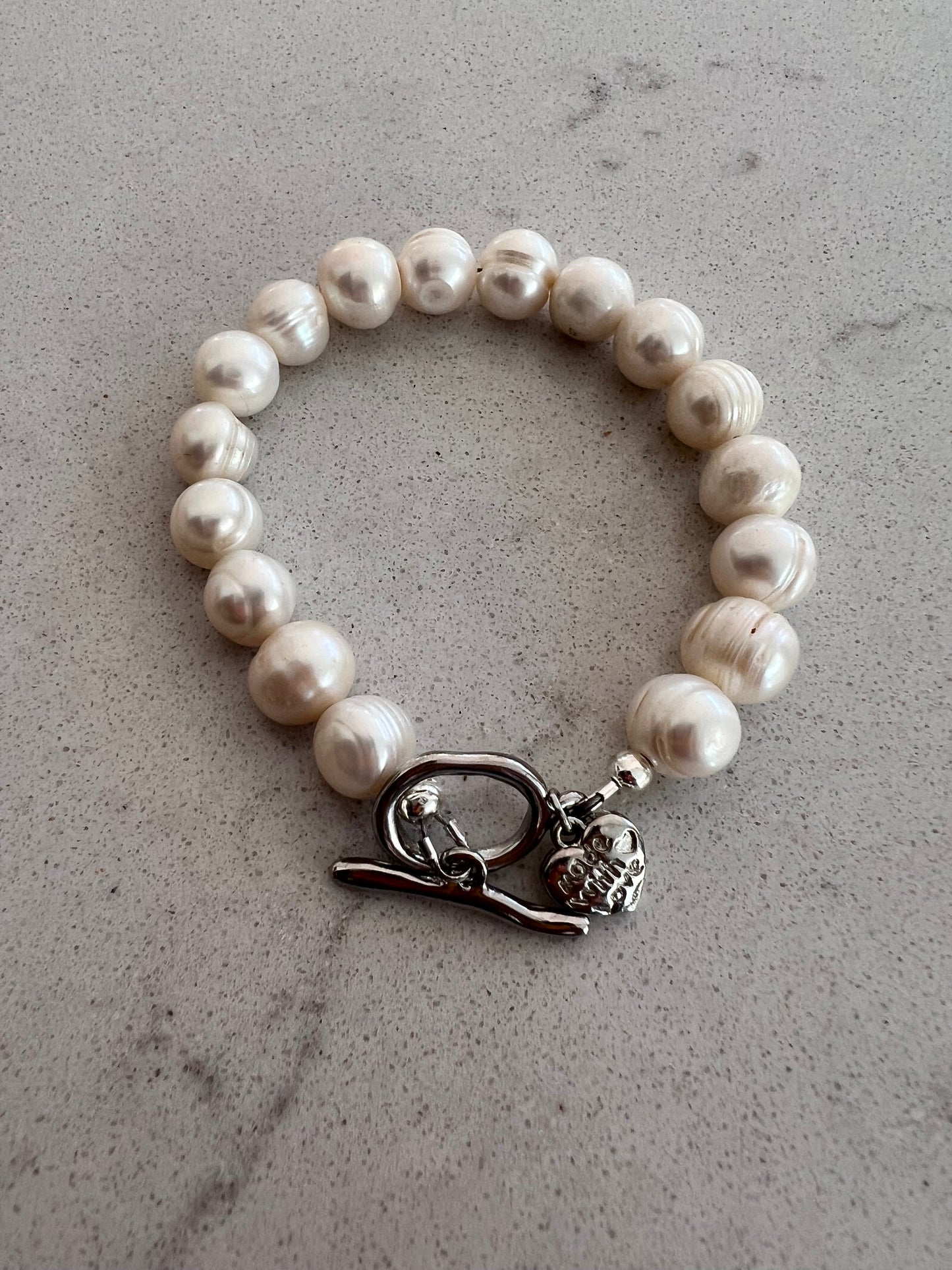 Marilyn Freshwater Pearl Necklace & Bracelet Set 🤍
