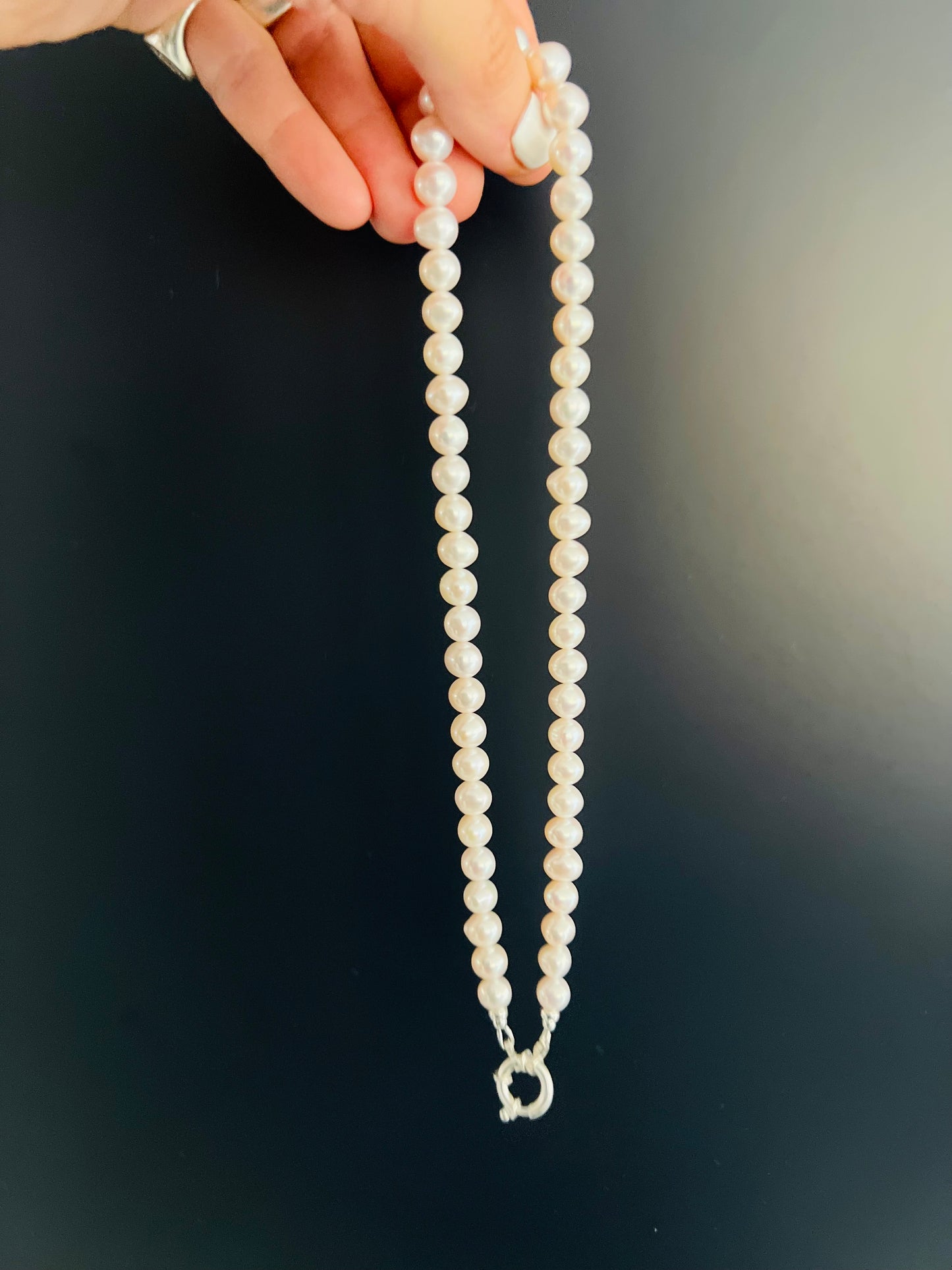 Pearl Necklace with Bolt Clasp