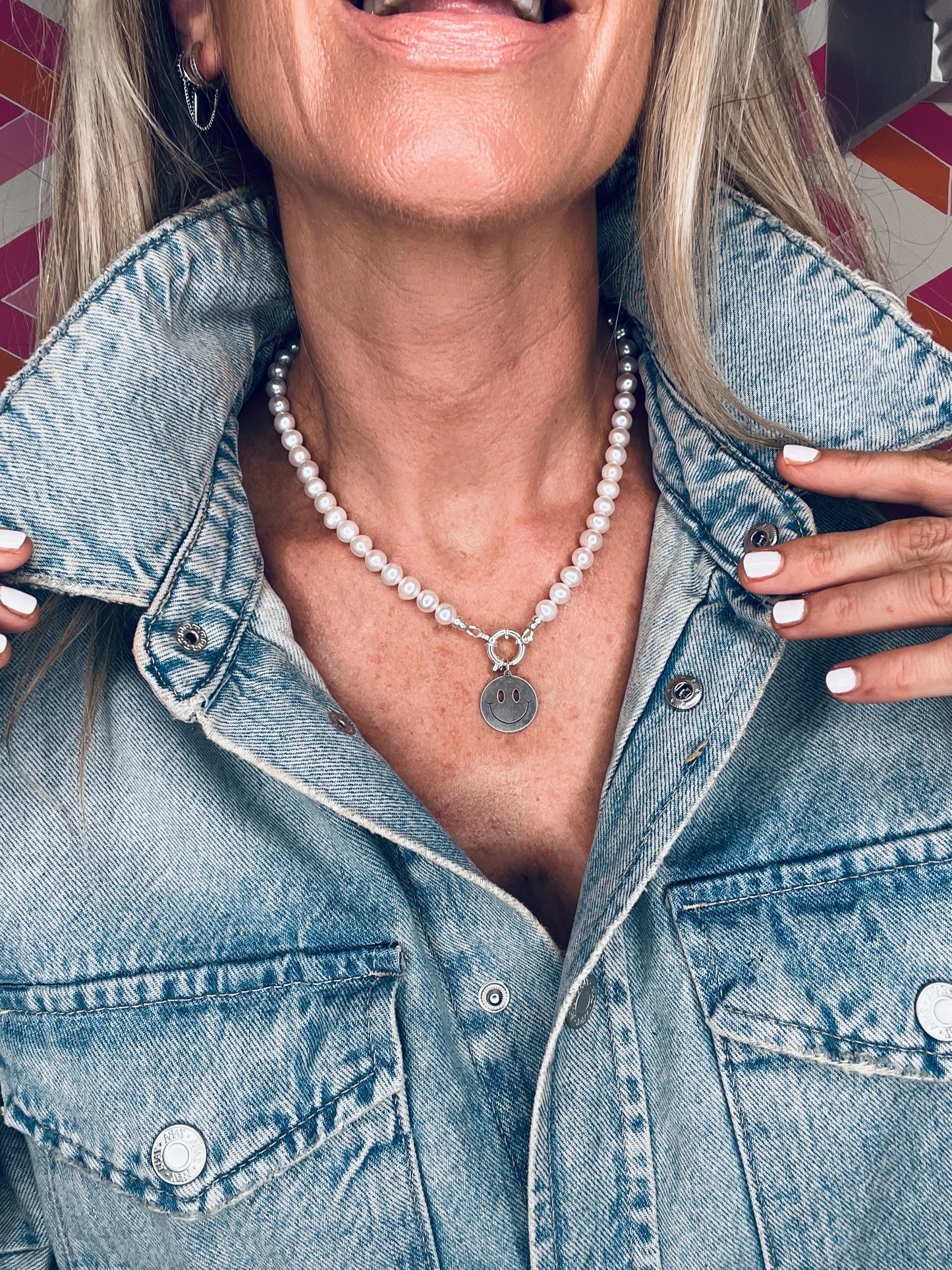 Pearl Necklace with Bolt Clasp