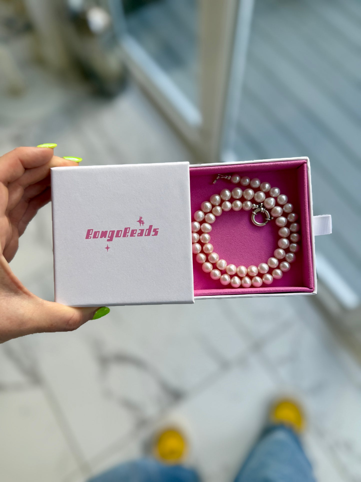 Pearl Necklace with Bolt Clasp