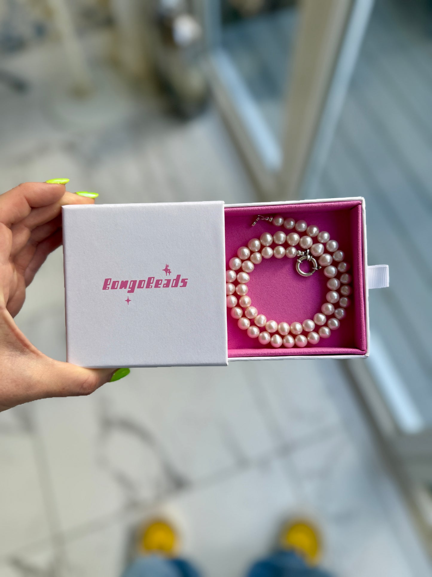 Pearl Necklace with Bolt Clasp