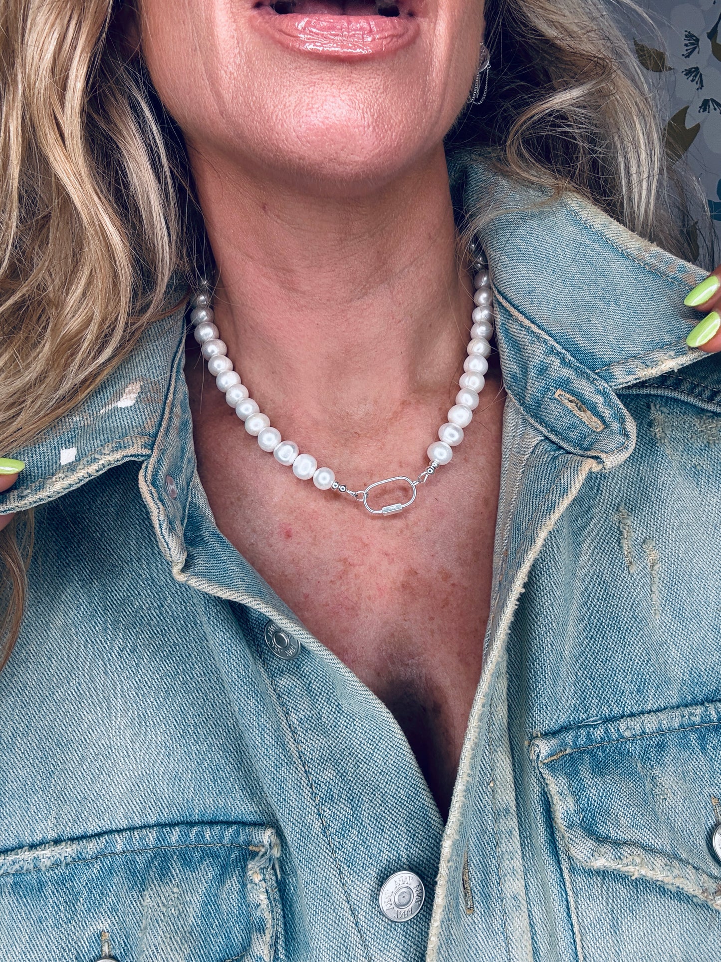 Chunky Pearl Necklace with Oval Carabiner Clasp