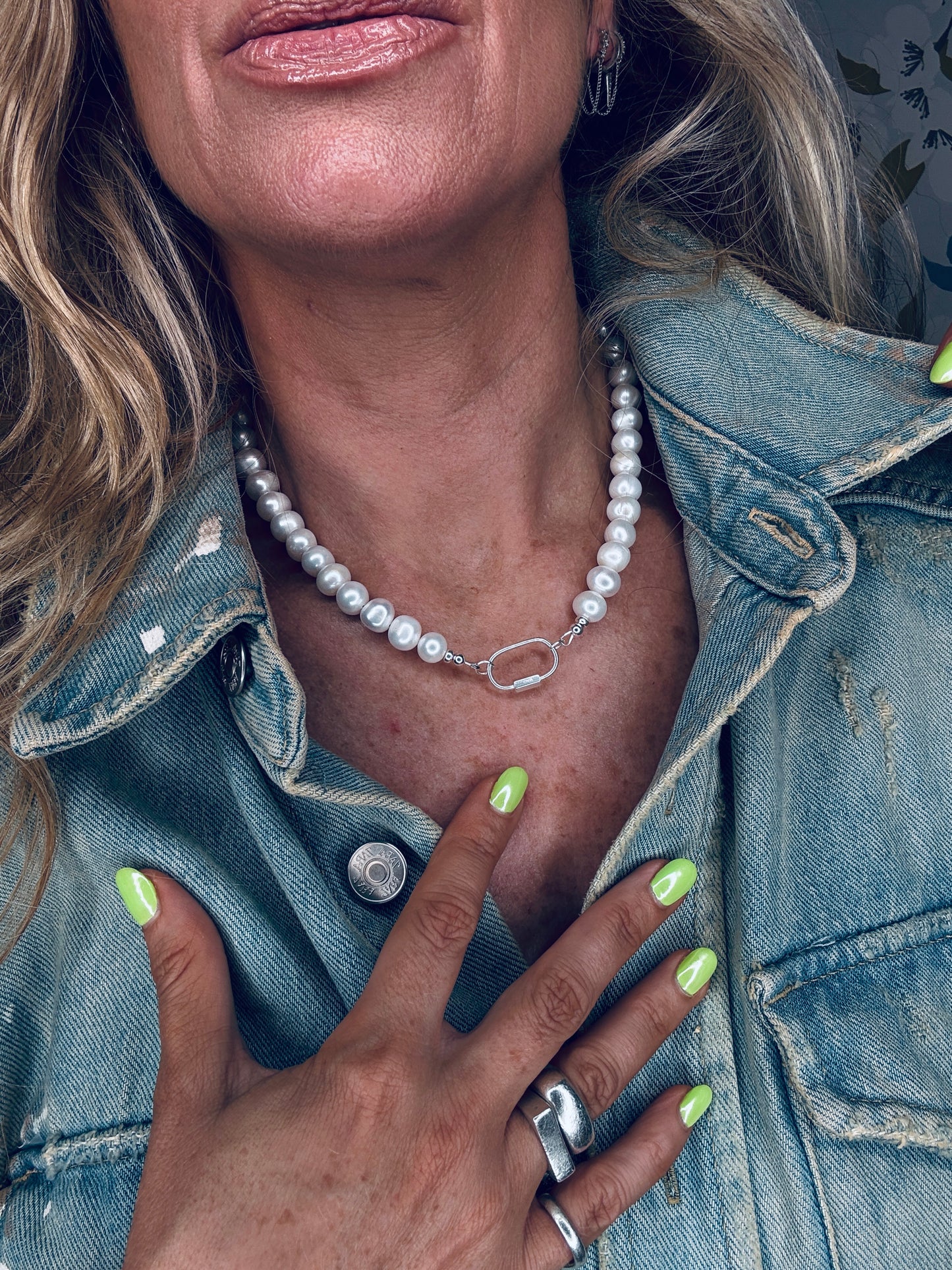 Chunky Pearl Necklace with Oval Carabiner Clasp