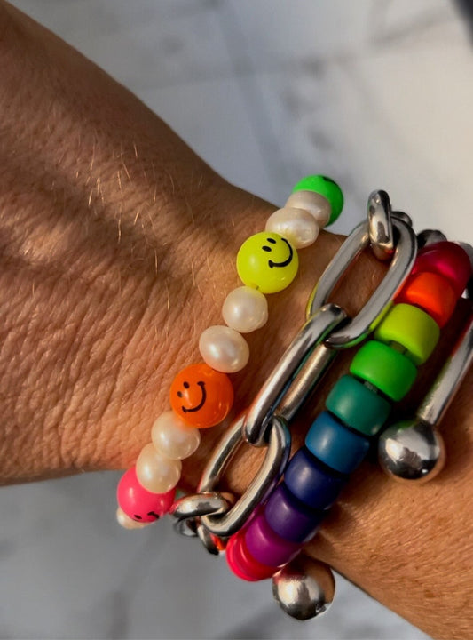 Happy beaded bracelet – Bongo Beads